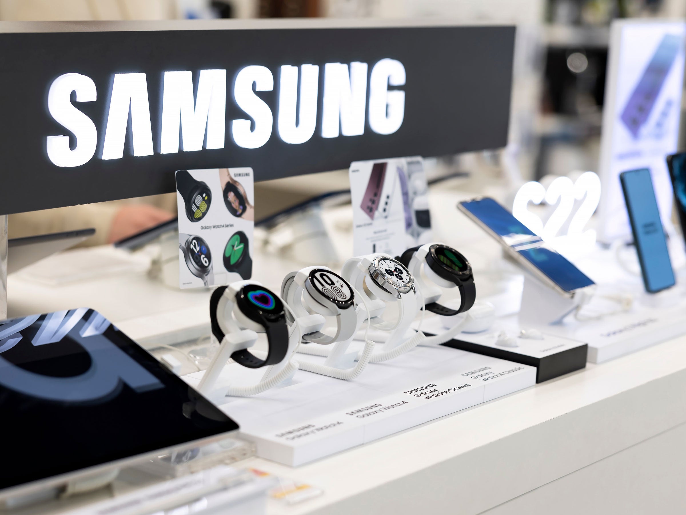 #Sommer-Sale: MediaMarkt und Amazon reduzieren beliebte Samsung-Smartphones