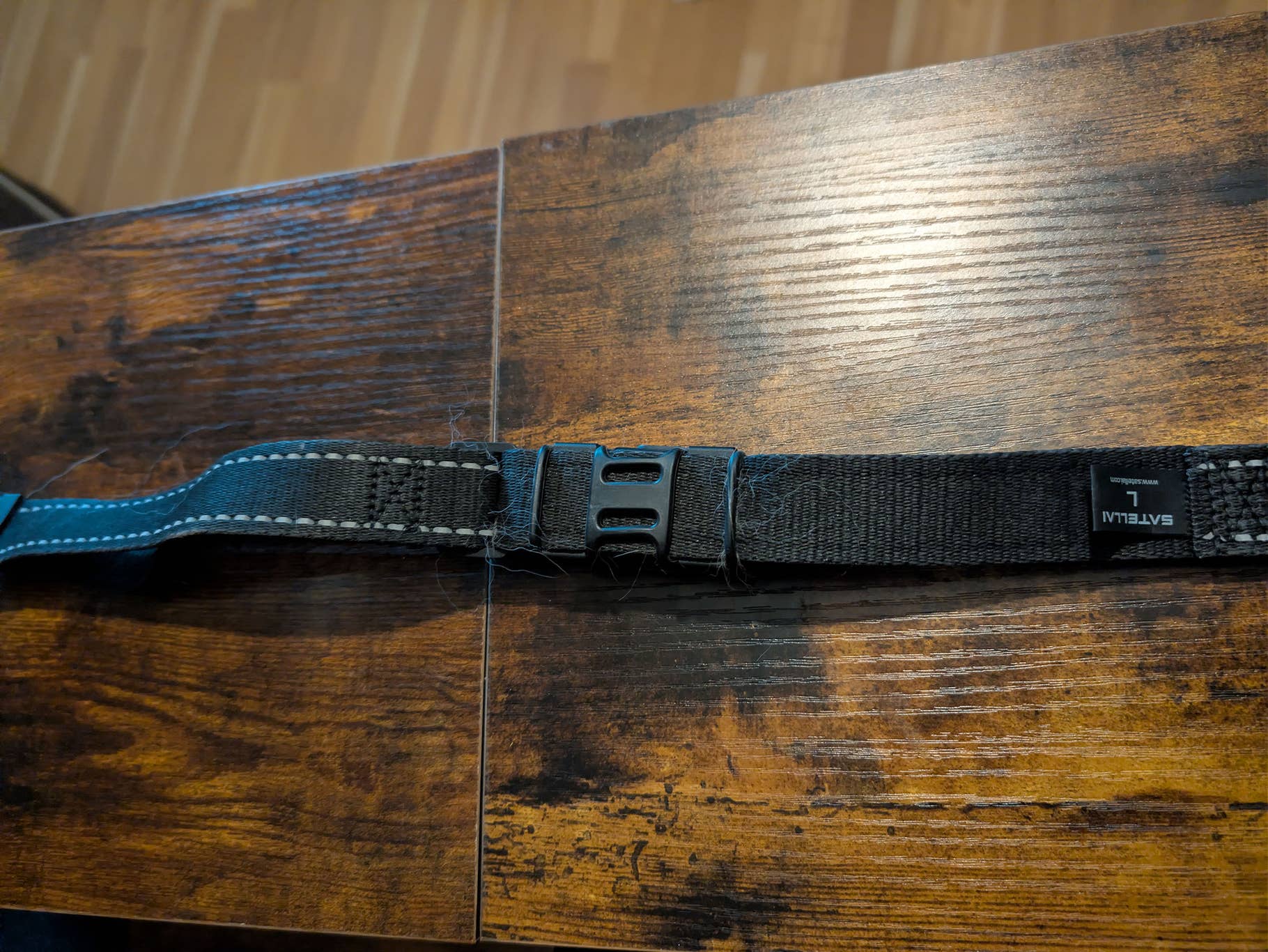 SatellAI Collar Go Verschluss Rückseite