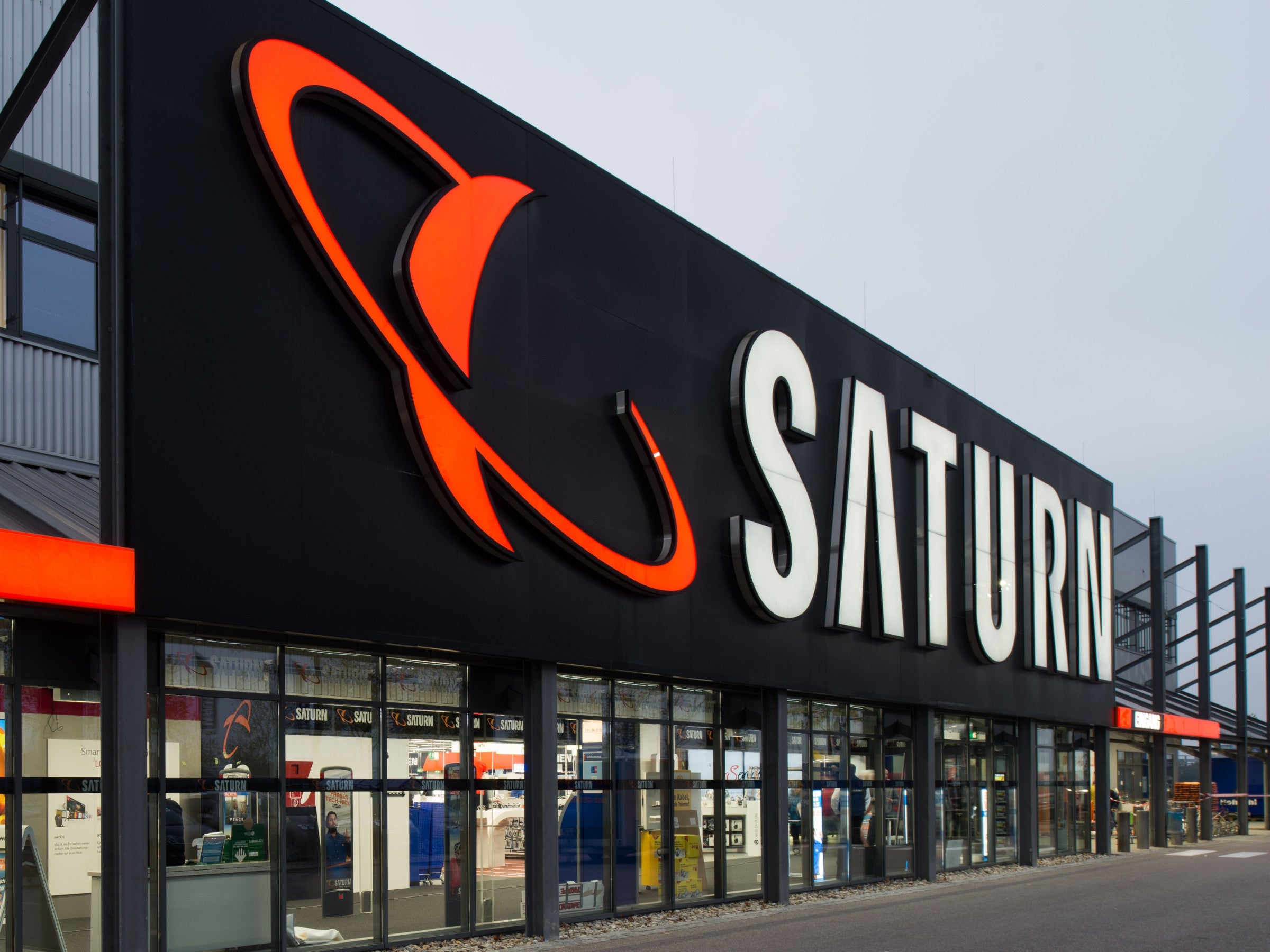 #Saturn: Fernseher kaufen, Nintendo Switch gratis bekommen – und viele weitere Geschenke