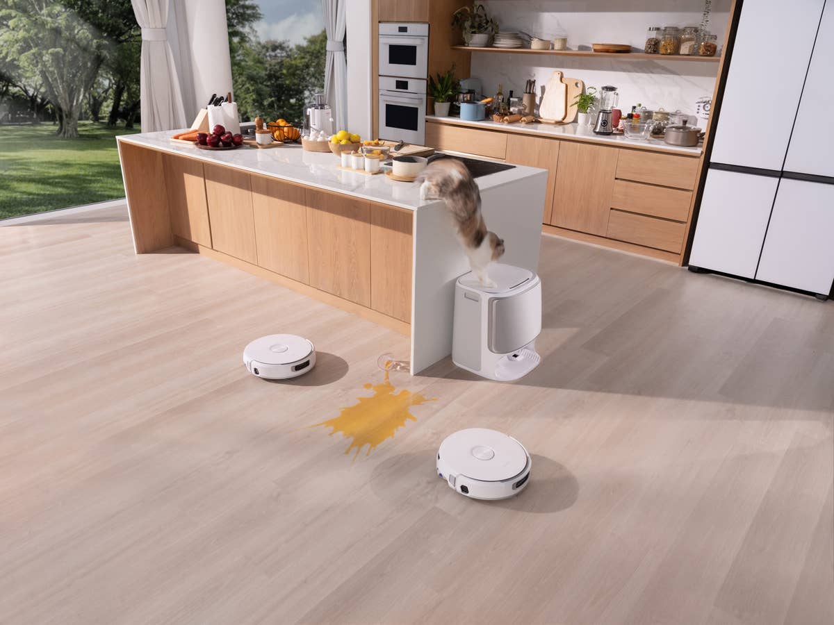 Saugroboter mit kleiner Revolution der Wischfunktion Narwal Flow bei der IFA 2025 vorgestellt