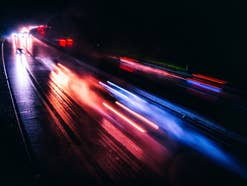 Schock auf der Autobahn: Das kann passieren, wenn man einen Tesla fährt Schock auf der Autobahn: Das kann passieren, wenn man einen Tesla fährt