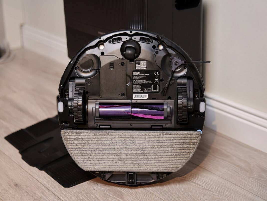 Shark PowerDetect UV Reveal