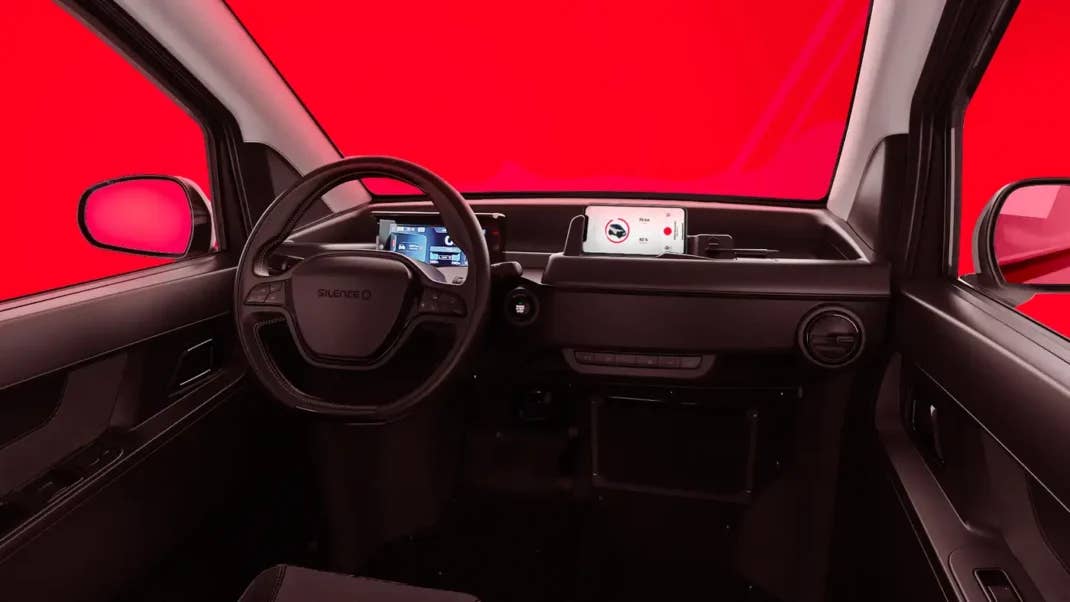 Silence S04 L6e Unico Cockpit