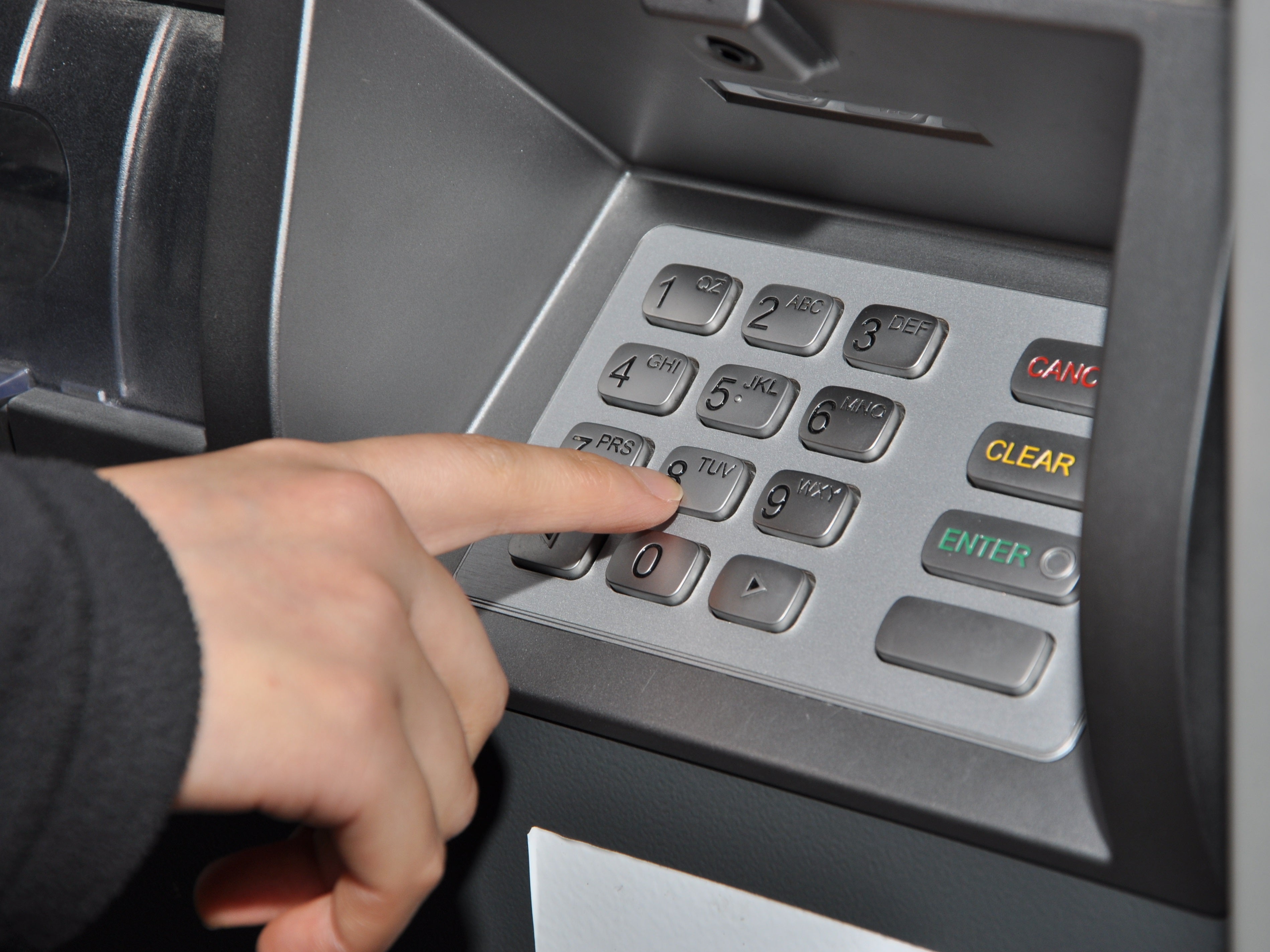#Stress an Geldautomaten: Wer nicht aufpasst, muss zahlen