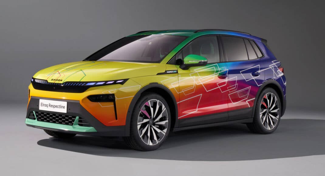 Skoda Elroq Respectline in der Seitenansicht.