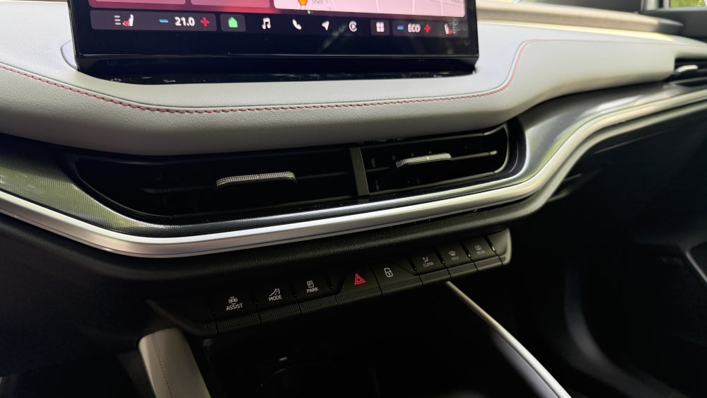 Schnellstarttasten im Cockpit des Skoda Elroq.