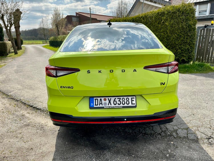 Heck des Skoda Enyaq Coupé RS iV.