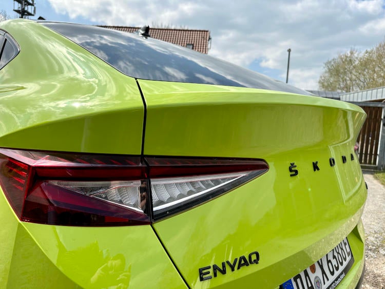 Skoda Enyaq Coupé RS iV im Test - kantige Linienführung