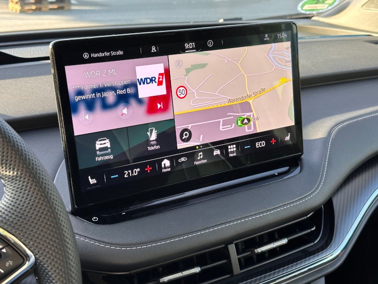 Touchscreen für Infotainmentsystem im Skoda Enyaq RS iV.