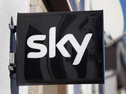 Sky-Logo an einer Sky Sports Bar.