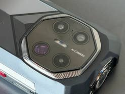 Nachtsicht-Kamera des Fossibot F113 im Fokus