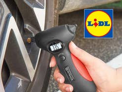 Ein Reifenprüfer-Tool wird an einem Autoreifen genutzt. Davor ist ein Lidl-Logo zu sehen.