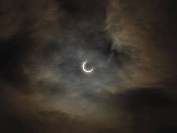 Sonnenfinsternis am Himmel
