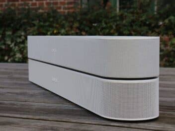 Zwei Genrerationen der Sonos Beam im Vergleich: Unten ist die neueste Version