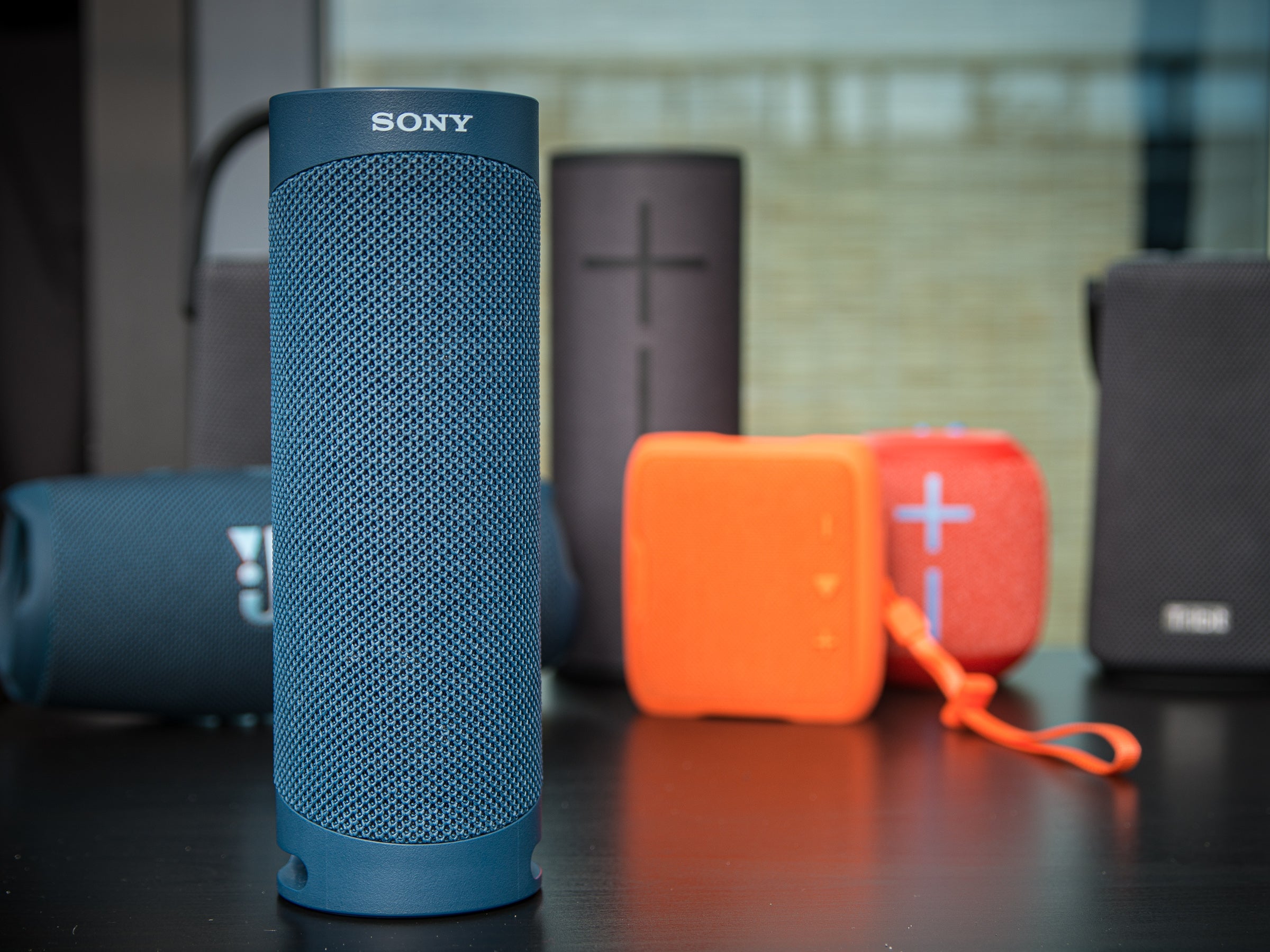 Der Sony SRS-XB23 kann mit dem größeren und teureren UE MegaBoom 3 mithalten