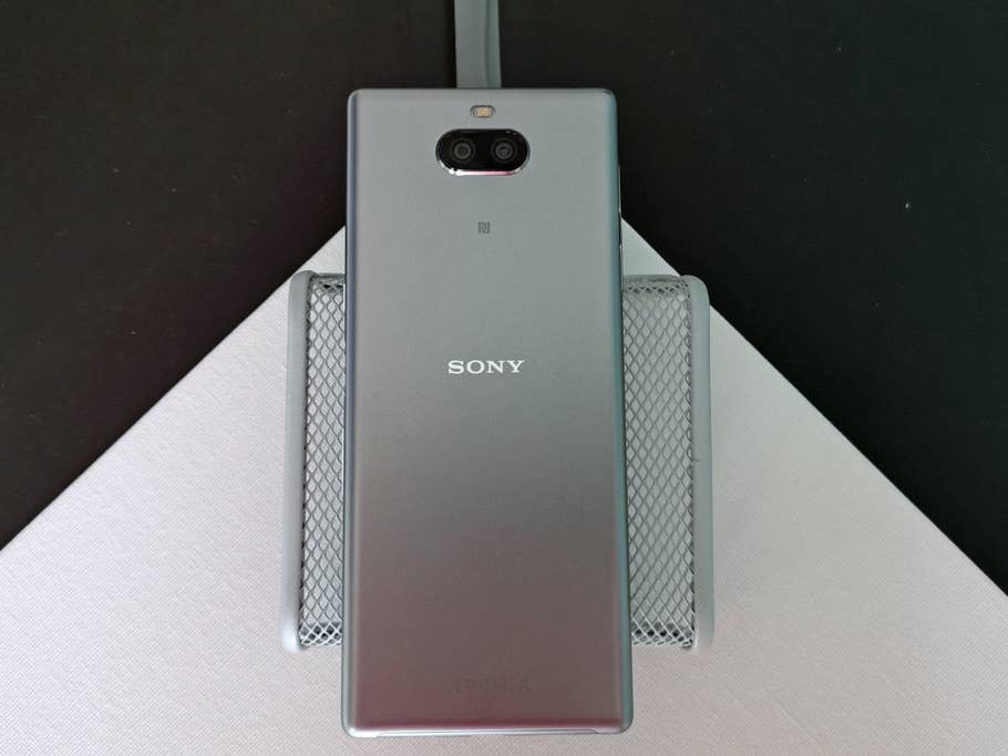 Kantiges Design des Sony Xperia 10 Plus