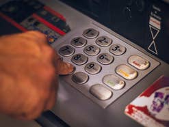 Sparkasse: Geldautomaten bekommen neue Funktion - So verändert sich das Geld abheben Sparkasse: Geldautomaten bekommen neue Funktion - So verändert sich das Geld abheben