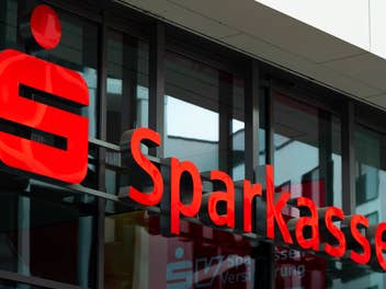 Sparkasse zieht den Stecker: In 3 Monaten ist für Millionen Kunden Schluss mit Kartenzahlung