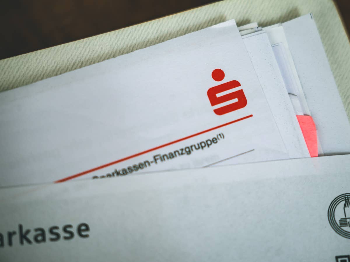 Sparkasse mit seltsamer Idee: Jeder Kunde ist jetzt in Gefahr