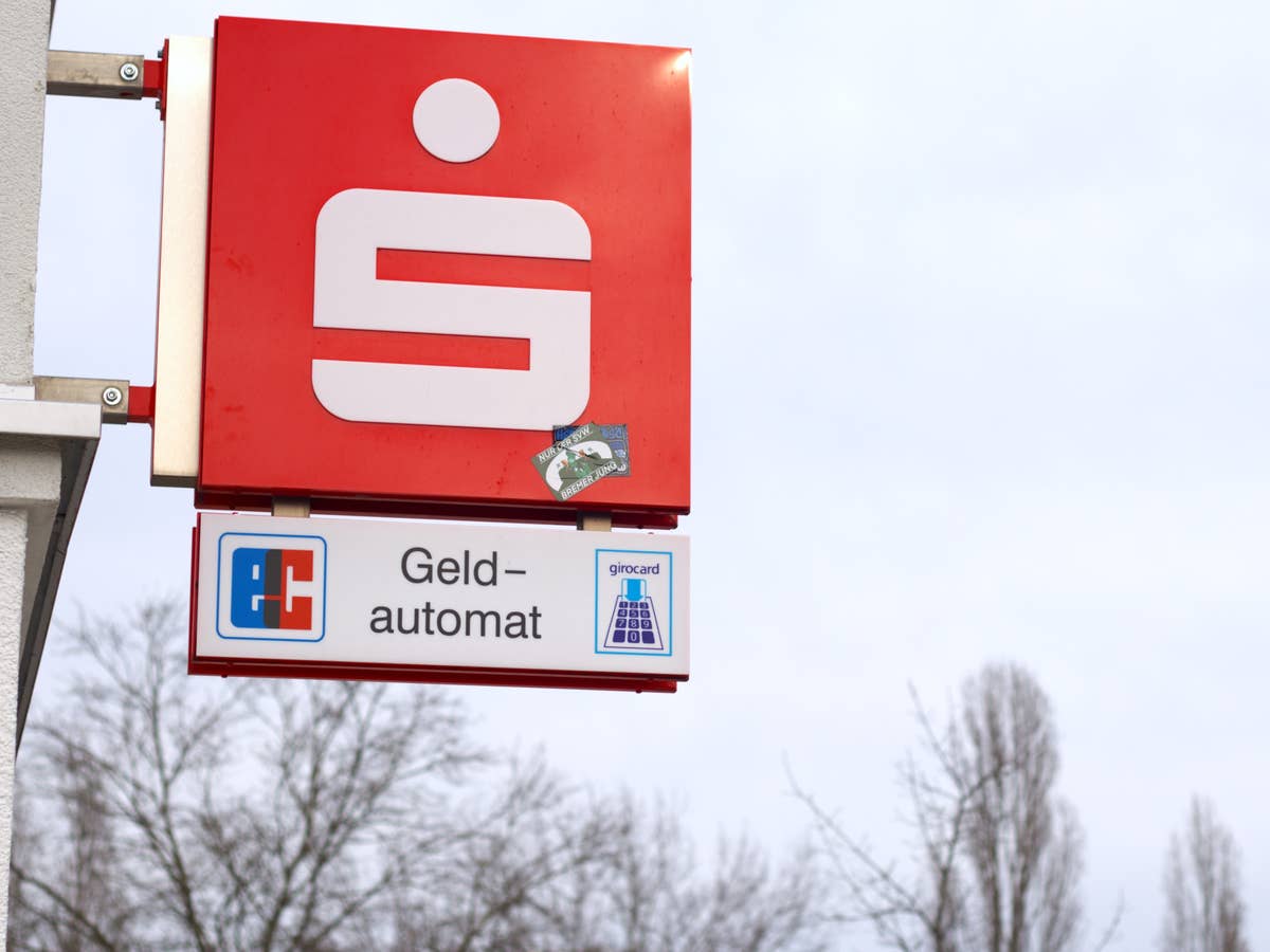 Sparkasse schlägt Alarm Sparkasse, Geldautomat, Bankautomat