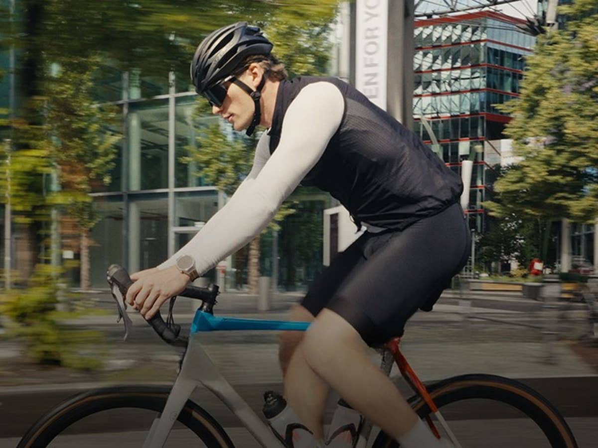 Jannes Werner fährt Rad mit der Huawei Watch GT 6 Pro