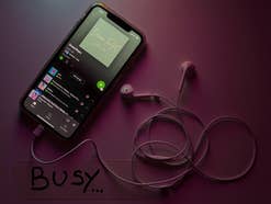 Die Spotify-App auf einem Smartphone