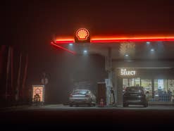Benzin und Diesel: Mit diesen 7 Tipps sparst du Sprit und Geld