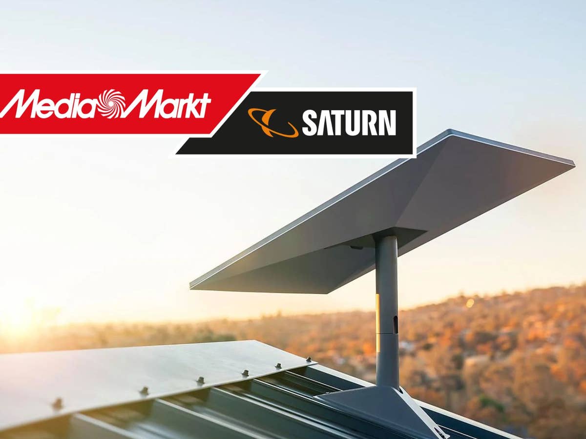 starlink-bei-mediamarkt Starlink auf einem Dach mit einem MediaMarkt Logo