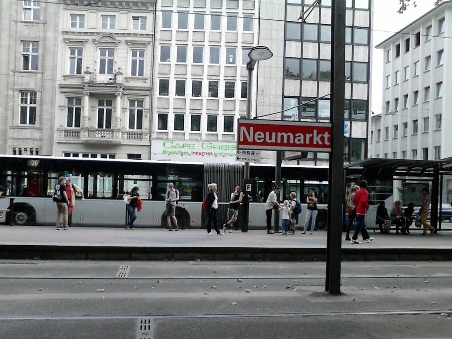 Straßenbahnhaltestelle Neumarkt