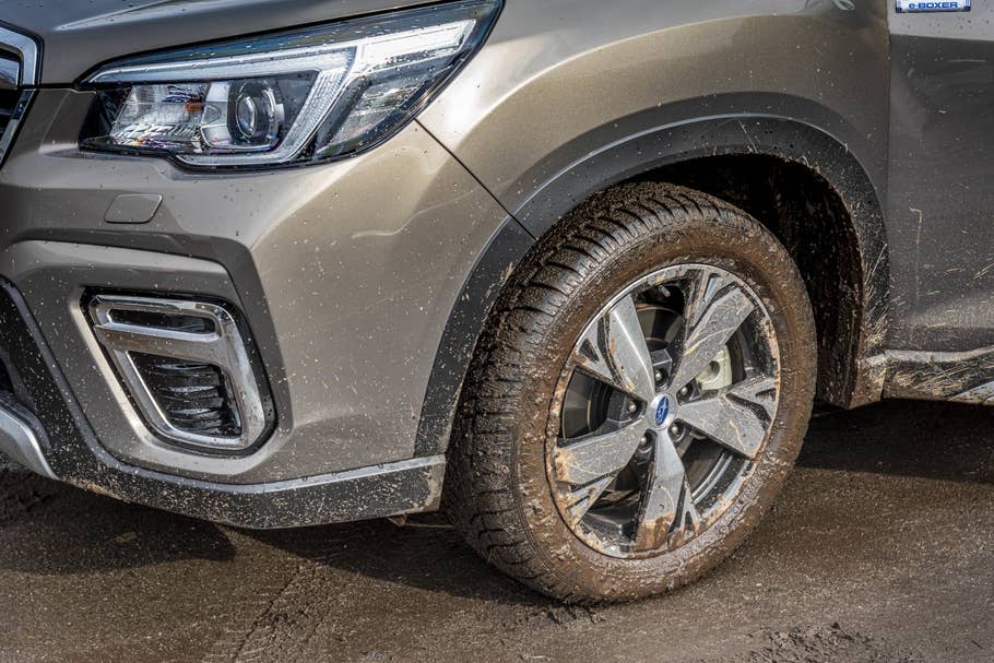 Mit dem Subaru Forester 2.0ie im Schlamm und Matsch zu fahren, macht besonders viel Spaß. Felge des Subaru Forester 2.0ie