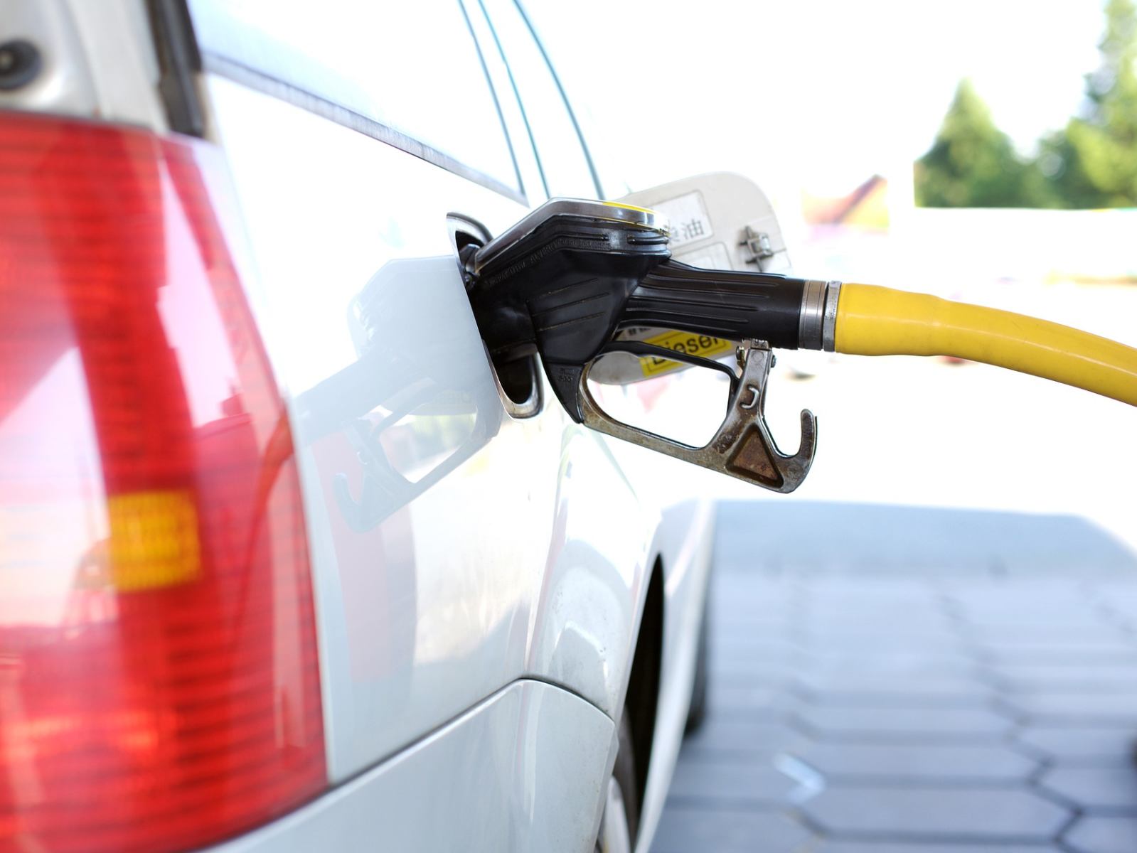 Tanken bald billiger: So viel Rabatt gibt es jetzt auf Benzin, Diesel und Gas