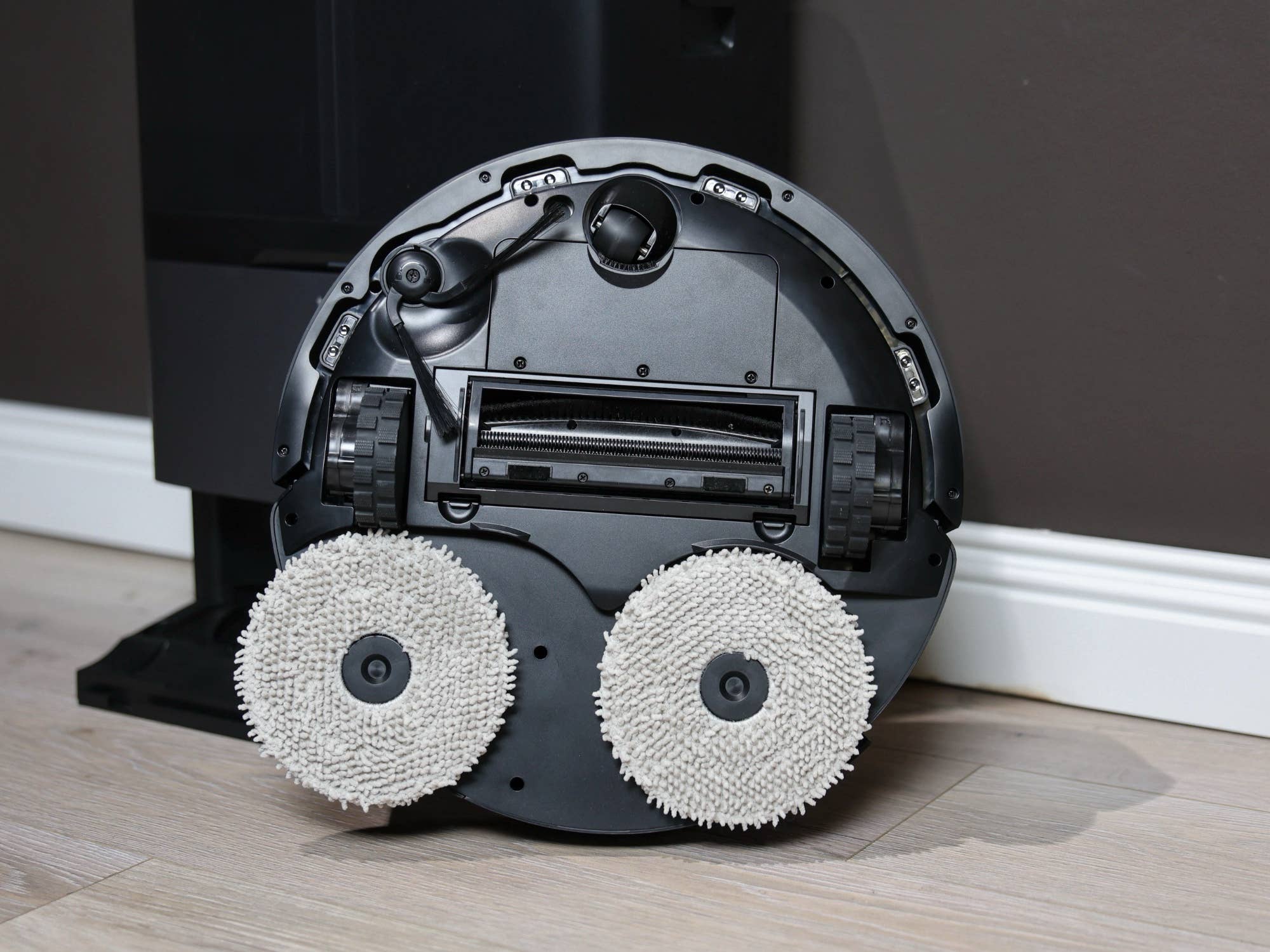 Rückseite des Tapo RV50 Pro Omni