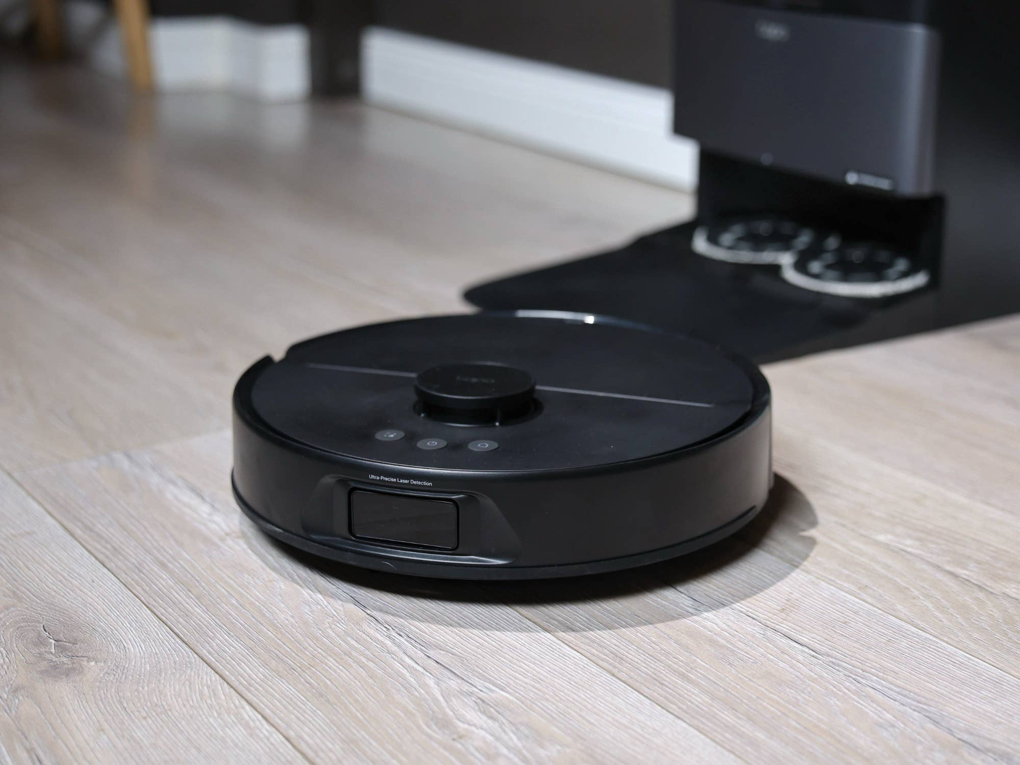 Tapo RV50 Pro Omni beim Saugen