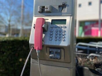 Eine Telefonsäule der Telekom