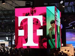 Telekom-Logo auf einem LED Würfel