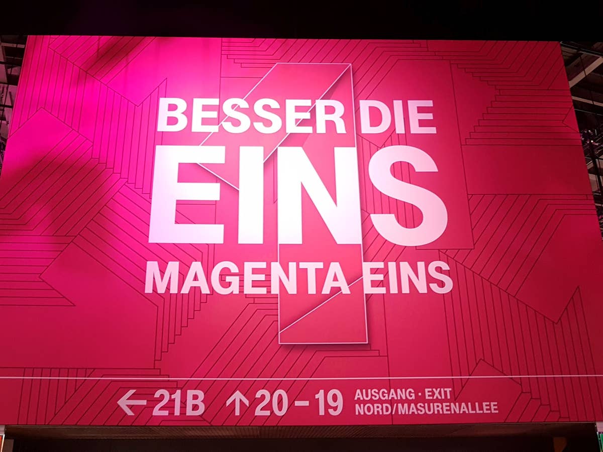 Ein Magenta Eins Logo