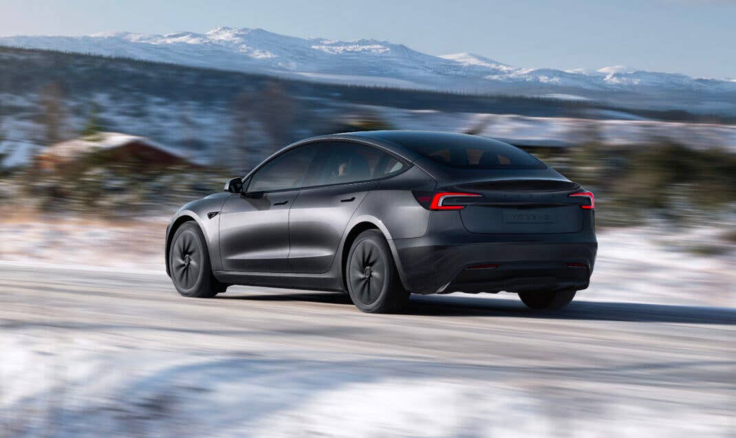 Tesla Model 3 Standard Heckansicht.