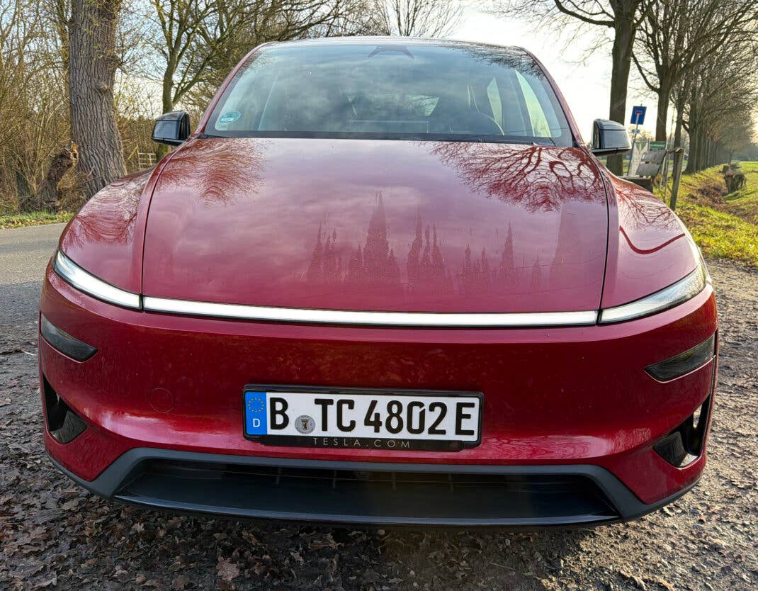 Tesla Model Y (2026) Performance AWD - Front