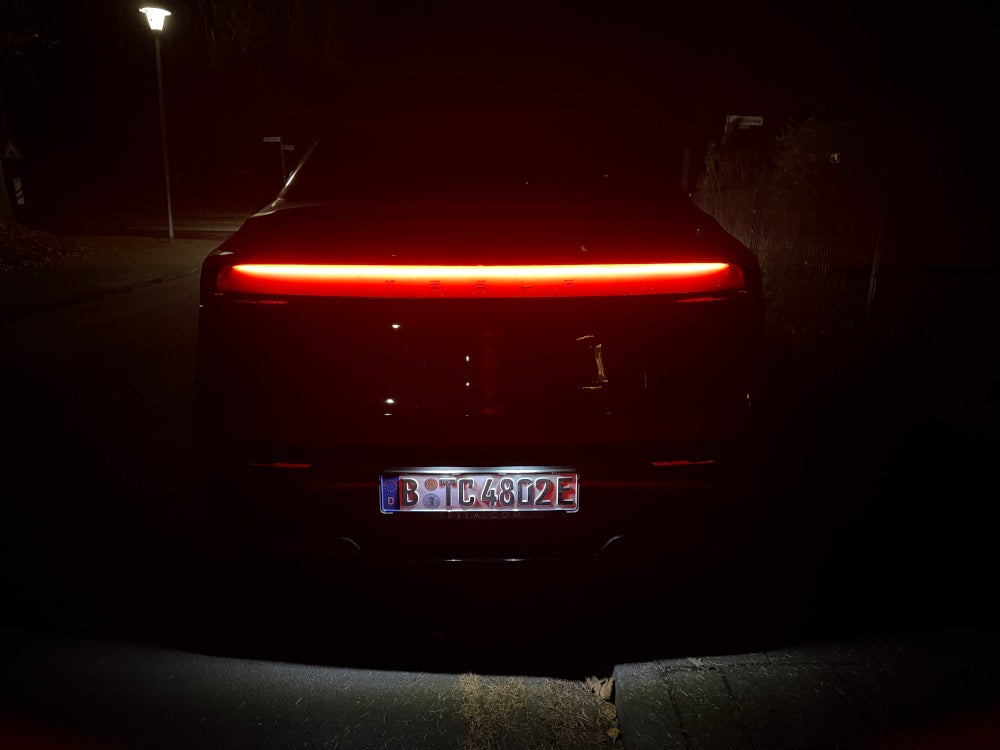 Tesla Model Y Performance AWD (2026) - LED Lichtband am Heck