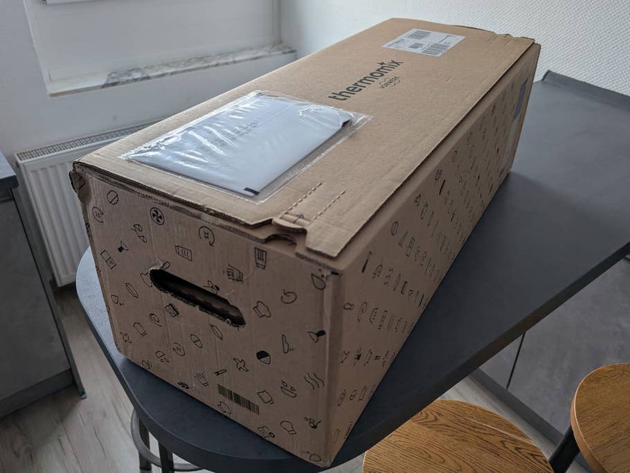 Paket mit dem Thermomix TM7 von Vorwerk