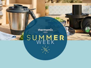 Thermomix TM7 mit Zubehör und Werbeslogan zur Summer Week