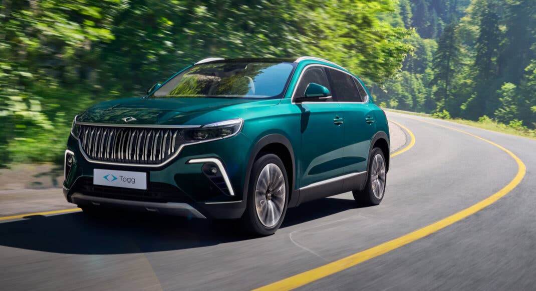 Togg 10X in der seitlichen Frontansicht.