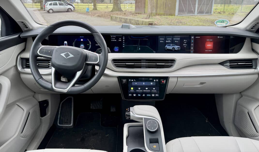 Blick auf das Cockpit des Togg T10X.