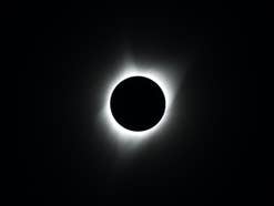 Eine totale Sonnenfinsternis, aufgenommen in den USA