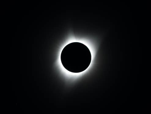 Eine totale Sonnenfinsternis, aufgenommen in den USA