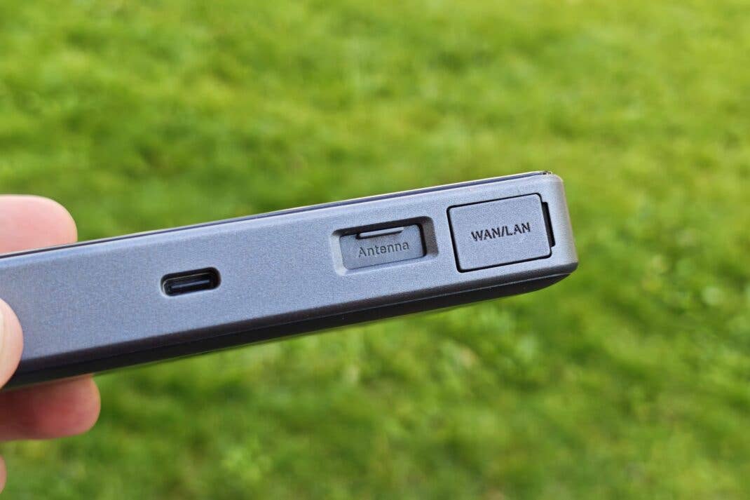 Die Anschlüsse des TP-Link M8550