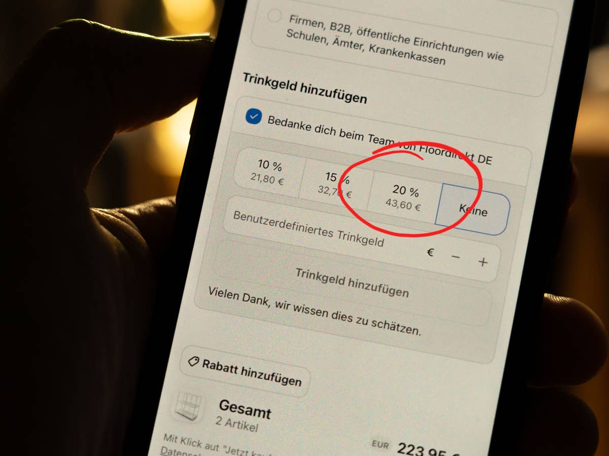 Trinkgeld im Onlineshop: 43,60 Euro für ein Regal, das man selbst aufbaut Trinkgeld im Onlineshop: 43,60 Euro für ein Regal, das man selbst aufbaut