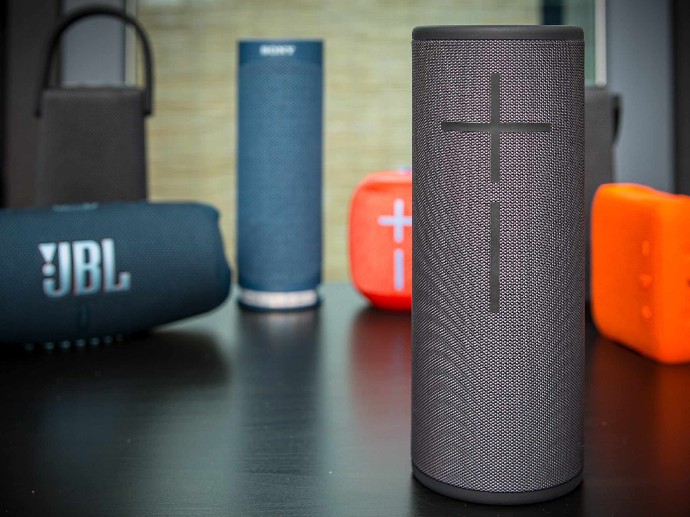 Alternativen? Die gibt es, beispielsweise von Sony oder JBL Alternativen? Die gibt es, beispielsweise von Sony oder JBL