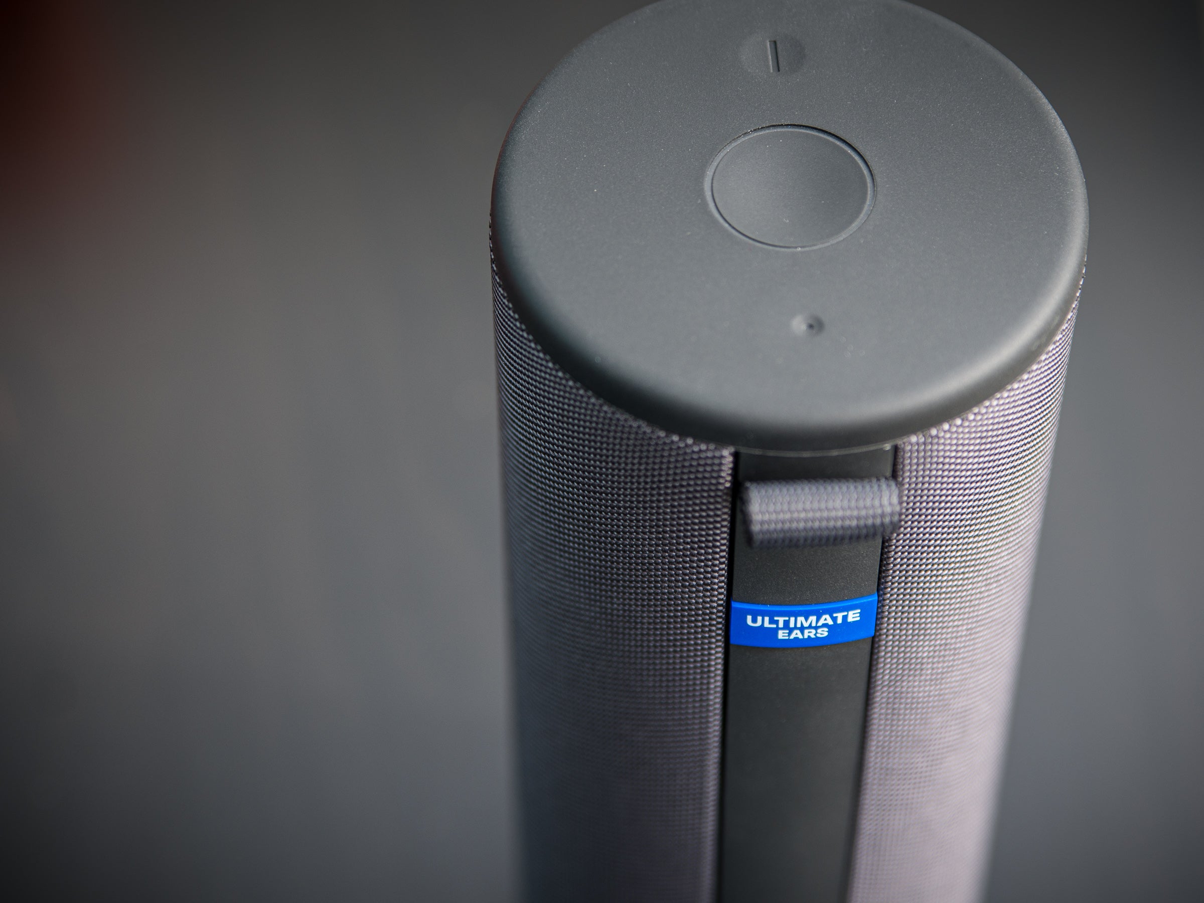 Die Bedienung des UE Megaboom 3 ist einfach, der Lautsprecher wasserdicht