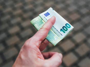 Überraschung: Fast eine Million Deutsche bekommen 100 Euro geschenkt
